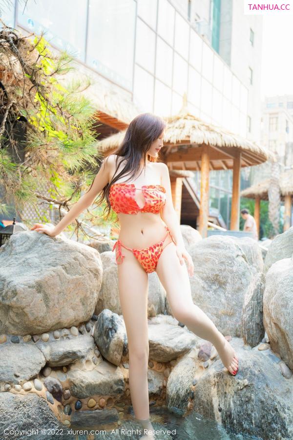 周妍希 奶瓶土肥圆 [XiuRen]高清写真图 2022.11.22 No.5891 土肥圆Carol 比基尼美臀第31张图片
